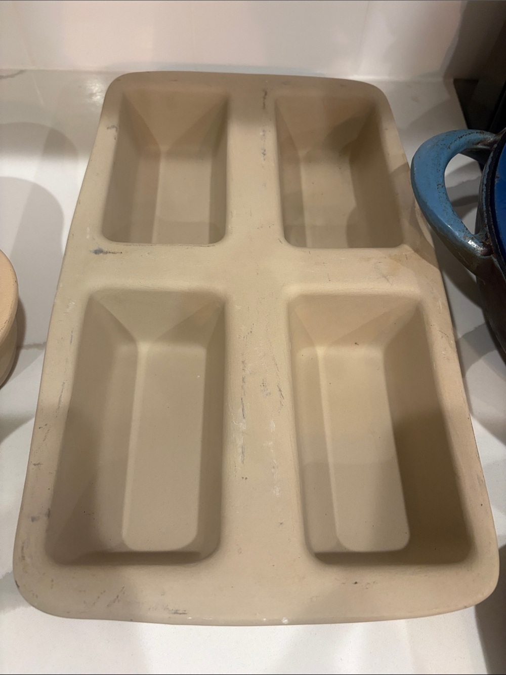 Pamper Cheff 4-Cavity Loaf Pan — Beige
